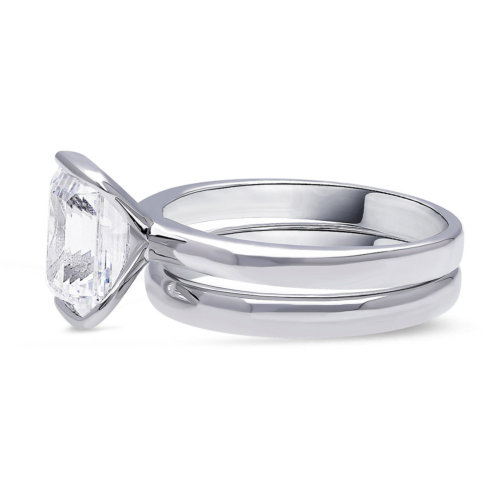 Solitaire 2.6ct Bezel Emerald Cut CZ Ring Set in Sterling Silver