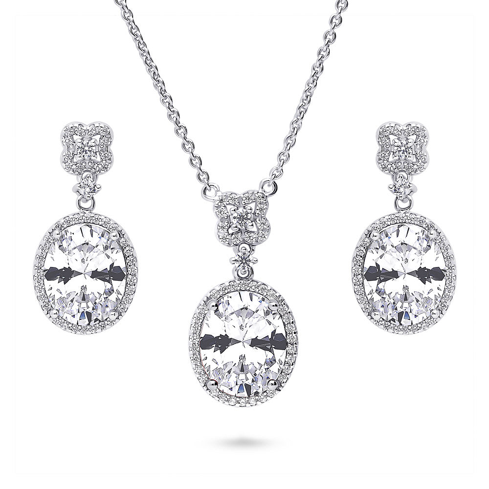 Halo Clover Oval CZ Set in Sterling Silver, Clear Color
