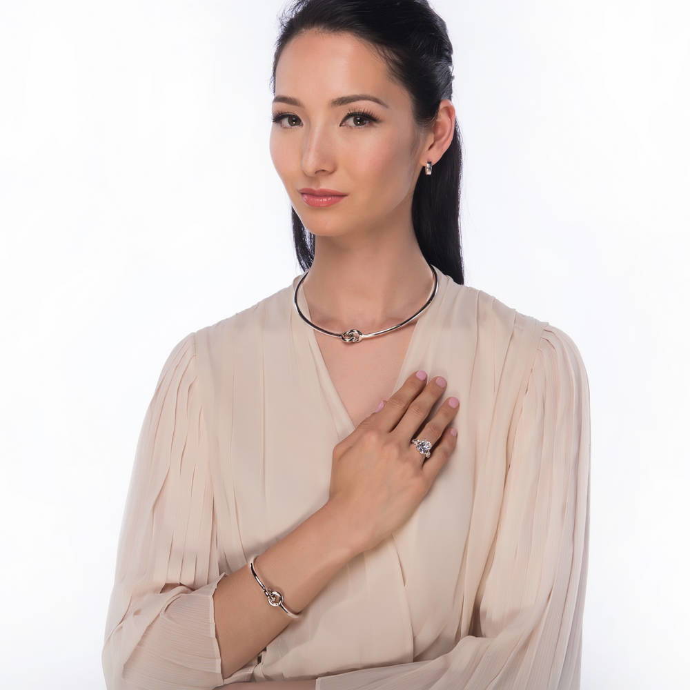 Interlocking Choker