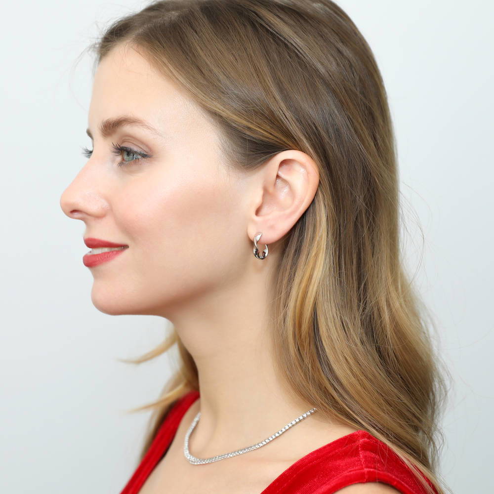 Model wearing Woven Medium Hoop Earrings in Sterling Silver 0.63 inch