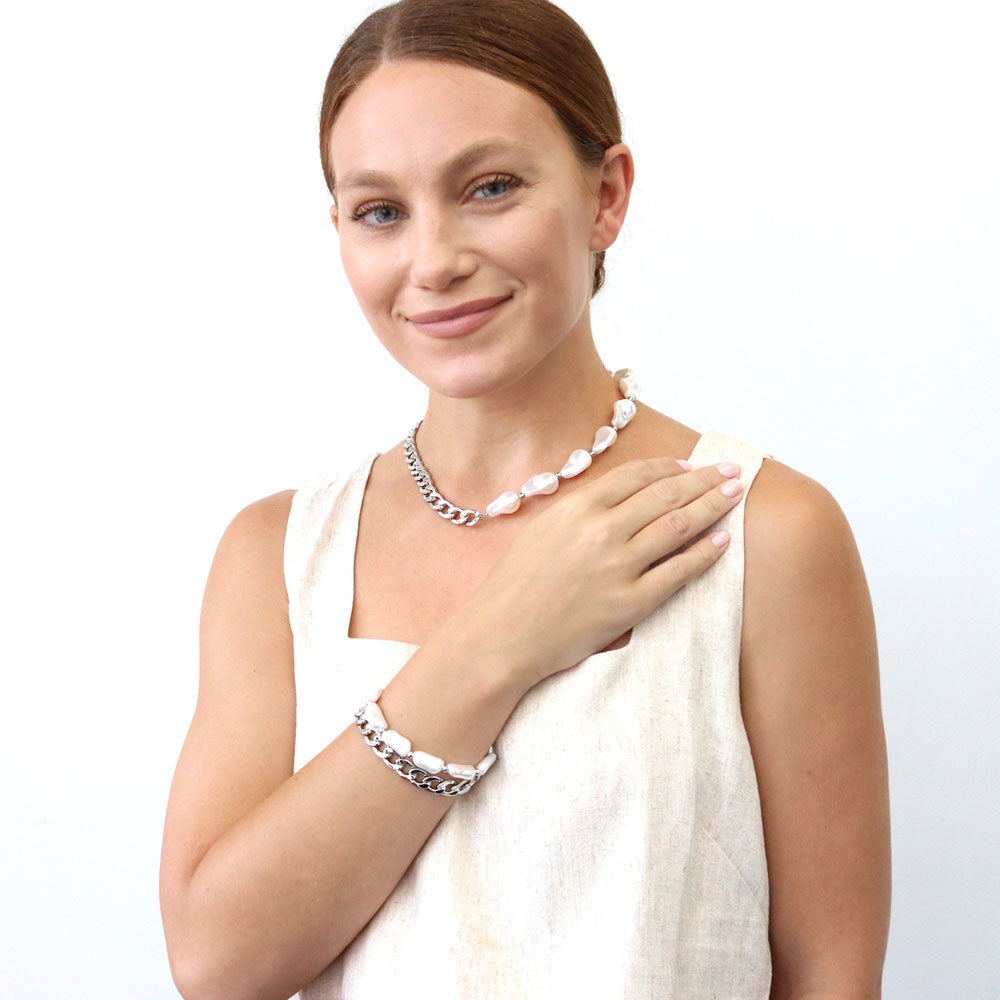 Model wearing Imitation Pearl Statement Curb Chain Bracelet 10mm