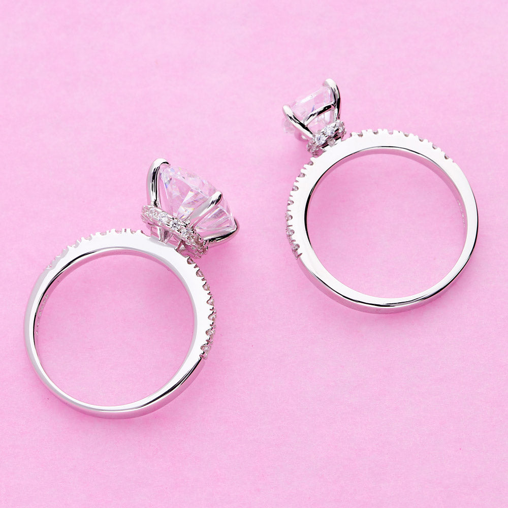 Solitaire with Side Stones Ring