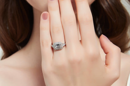 Model Wearing Halo Ring Style R1496-01