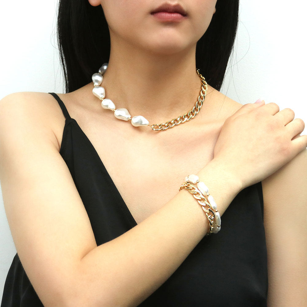 Model wearing Imitation Pearl Curb Chain Necklace, Rose Gold Flashed
