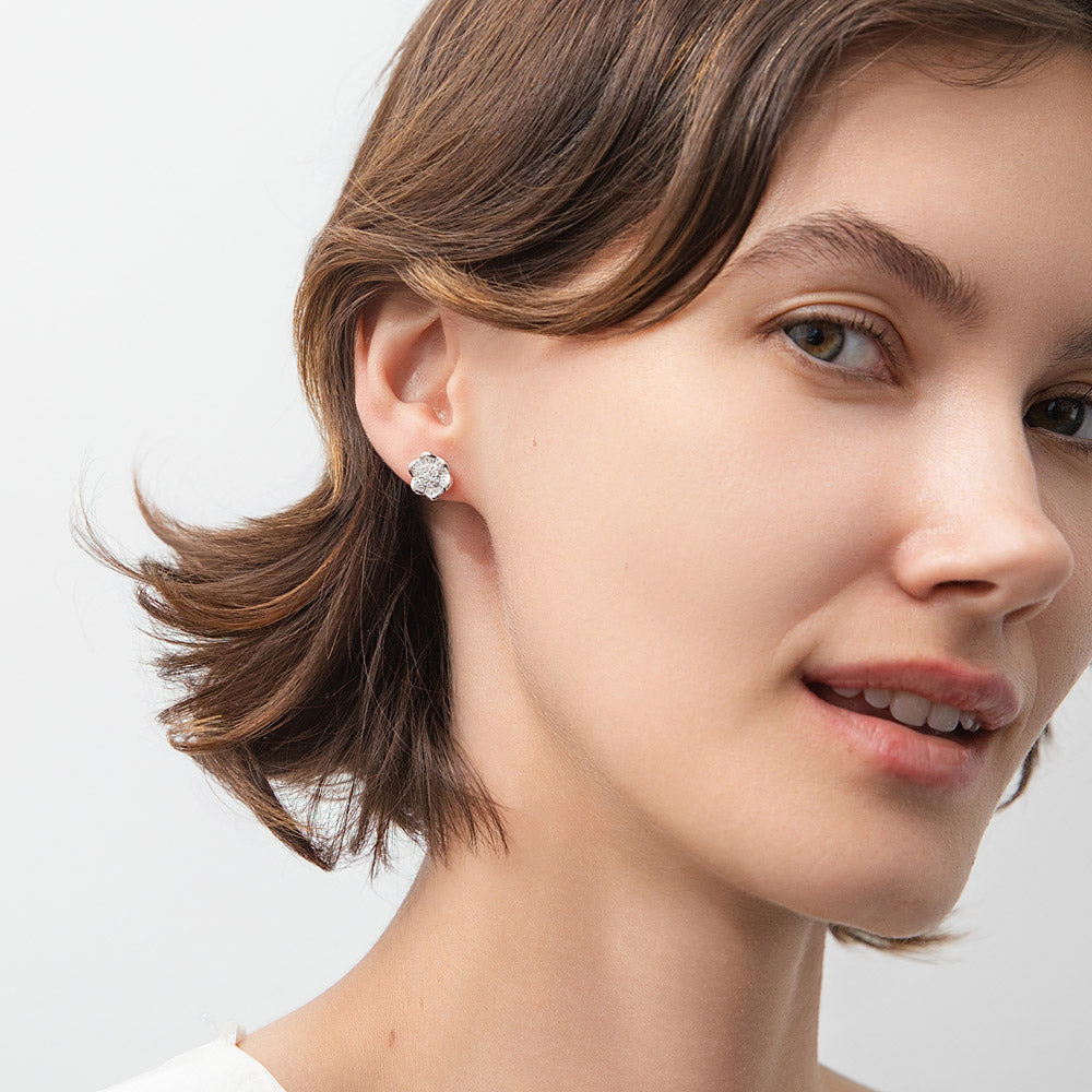 ♥୨୧ページ♥ Sterling Silver Flower Cubic Zirconia CZ Stud Earrings