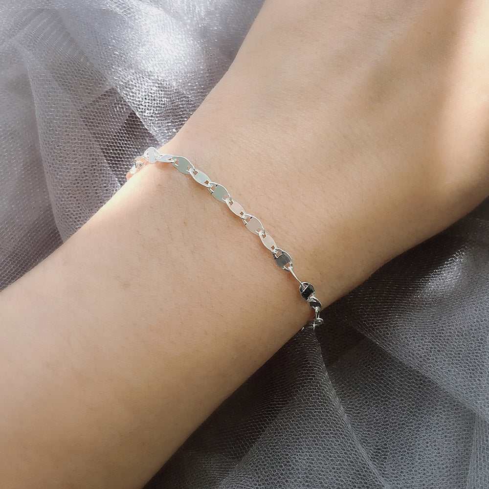 Model Wearing Link Bracelet