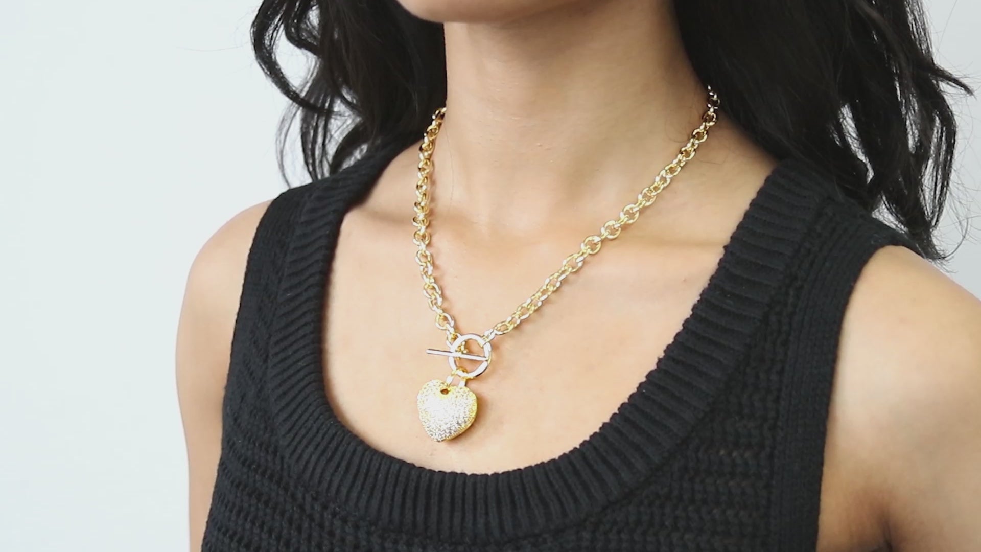 2-Tone Heart Cubic Zirconia Fashion Toggle Pendant Necklace 2-Tone Heart Cubic Zirconia Fashion Toggle Pendant Necklace