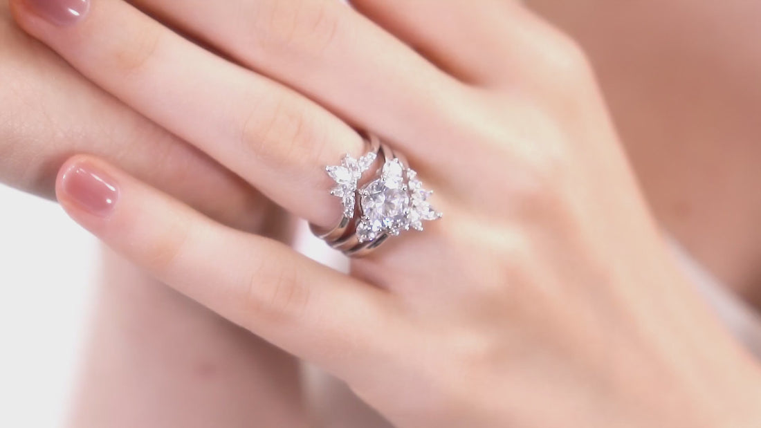 3-Stone Ring, Flower Curved Band