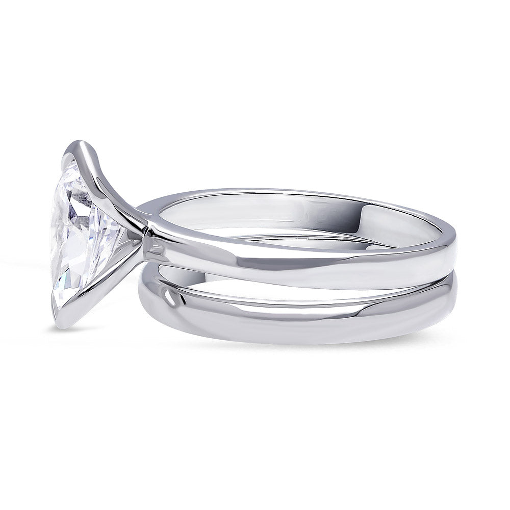 Solitaire 1.8ct Bezel Pear CZ Ring Set in Sterling Silver