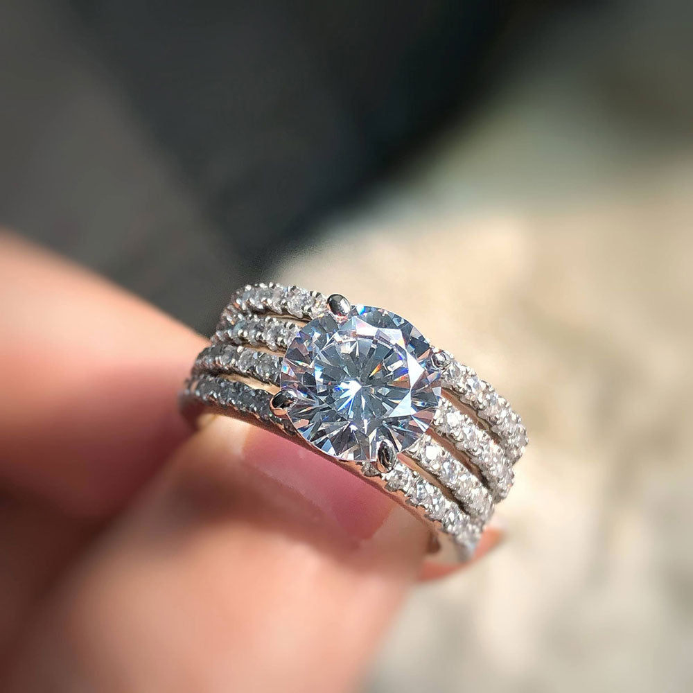 Image Contain: Solitaire with Side Stones Ring