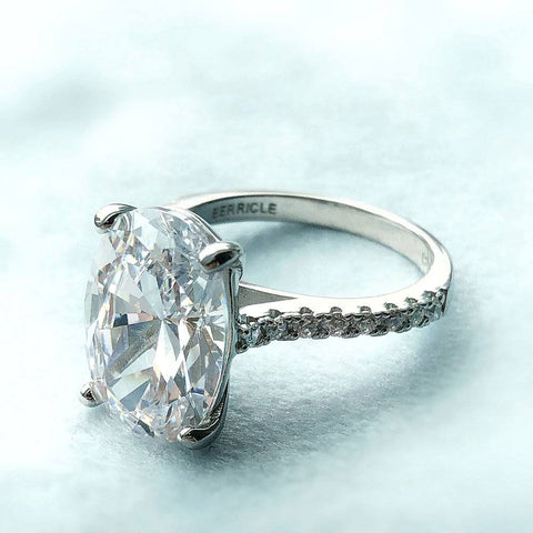 Image Contain: Solitaire with Side Stones Ring