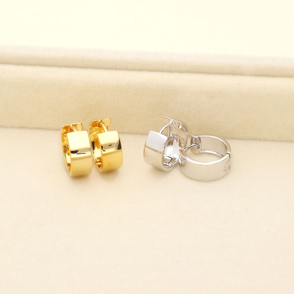 Flatlay view of Small Huggie Earrings in Sterling Silver 0.55 inch, 9 of 10