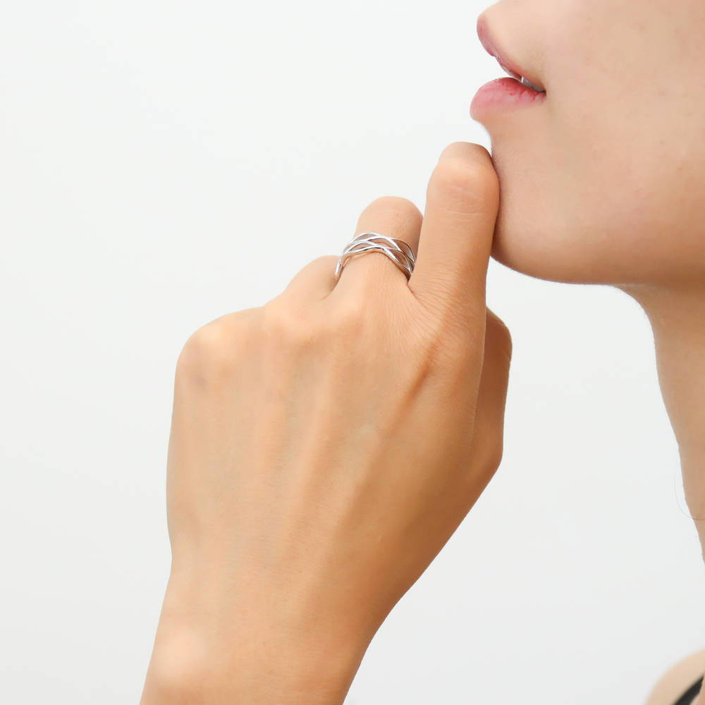 Model Wearing Woven Band Ring Style R1708-01