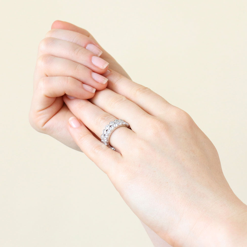 Sterling Silver Wedding Bands For Women Sterling Silver Princess Cut Eternity Band With White CZ – Sizes 4-12 – .925 Silver, Nickel-Free, Channel-Set – Perfect For Women 3mm Width CZ Ring - Foto 7