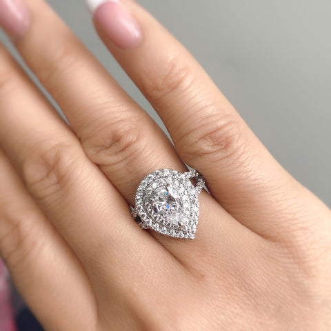 Image Contain: Model Wearing Halo Split Shank Ring