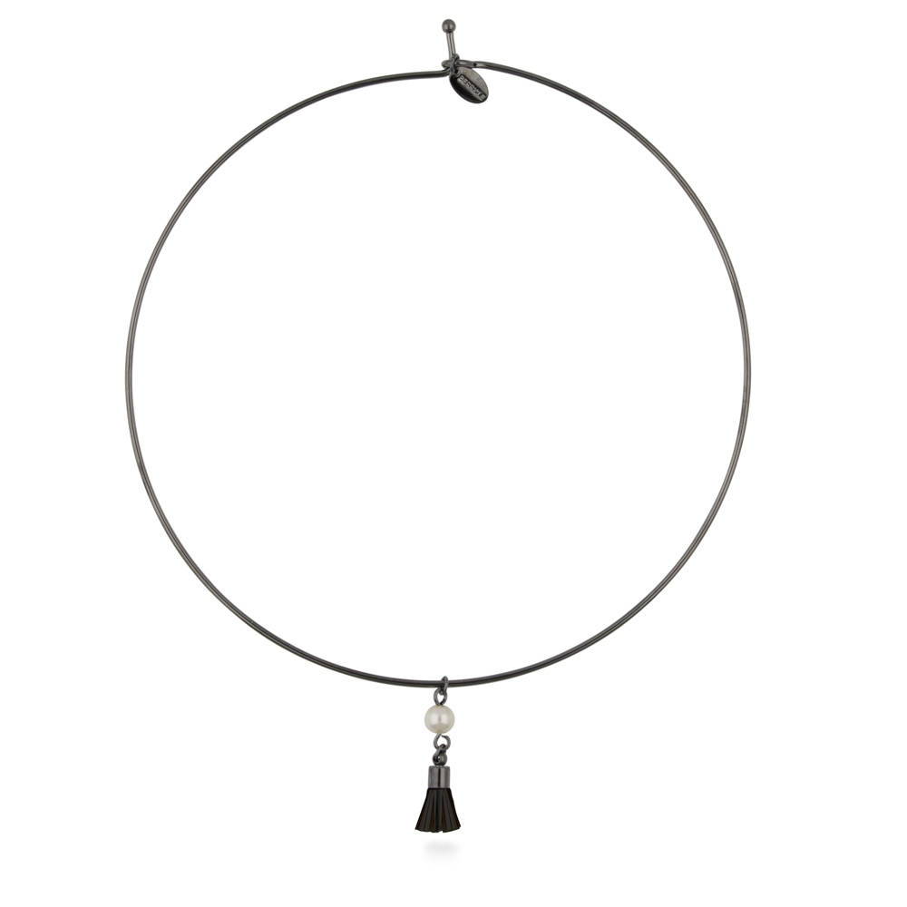 Front view of Tassel Imitation Pearl Choker in Black-Tone, 3 of 5