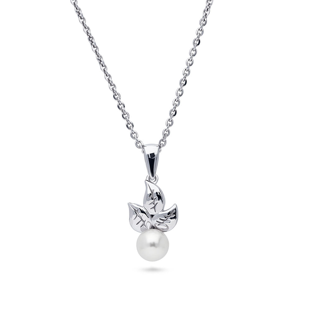 pendant necklace