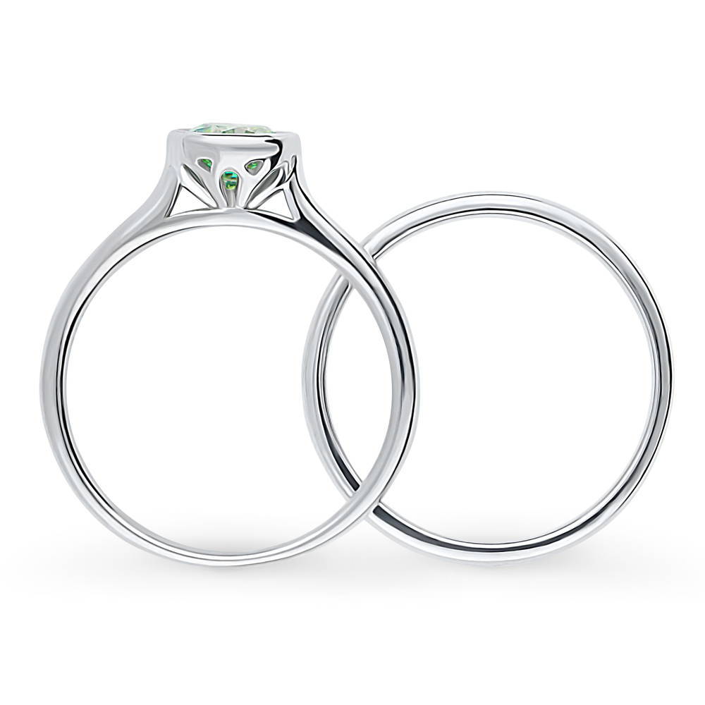 Solitaire 0.8ct Green Bezel Set Round CZ Ring Set in Sterling Silver