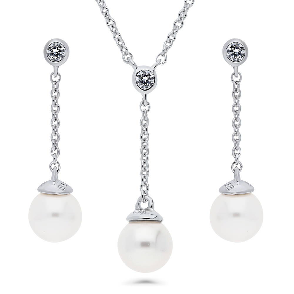 Solitaire White Round Imitation Pearl Set in Sterling Silver